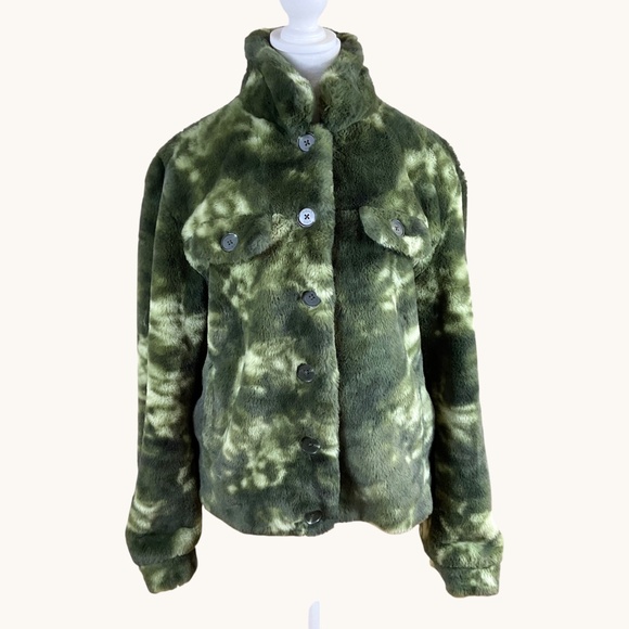 Guess Faux Fur Jacket Camo Khaki Green (L) - Picture 2 of 9